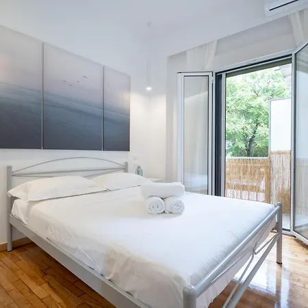 Apartment Train Station Flat For 4 Persons